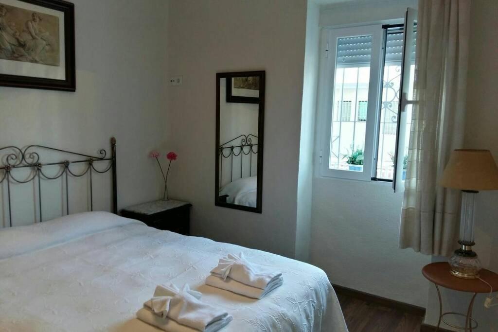 Apartamento Al-Zhara, Junto Puente Romano Apartment Кордоба Екстериор снимка